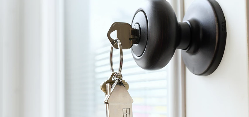 Bifold Door Knob Replacement in Moorpark, California