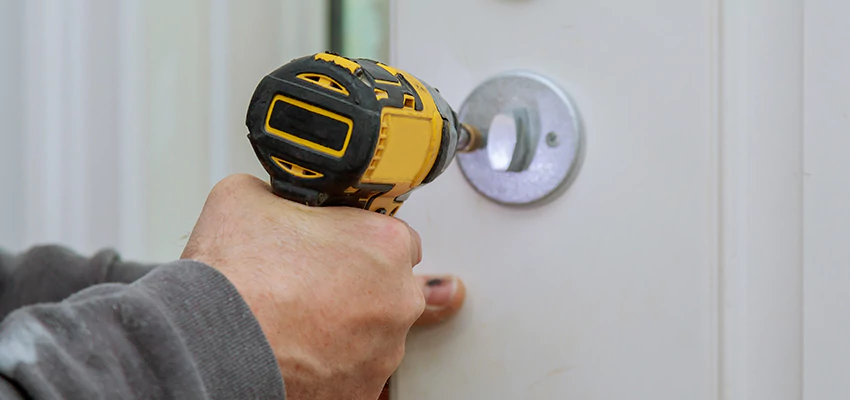 Street Locksmith For Smart Lock Repair in Moorpark, CA